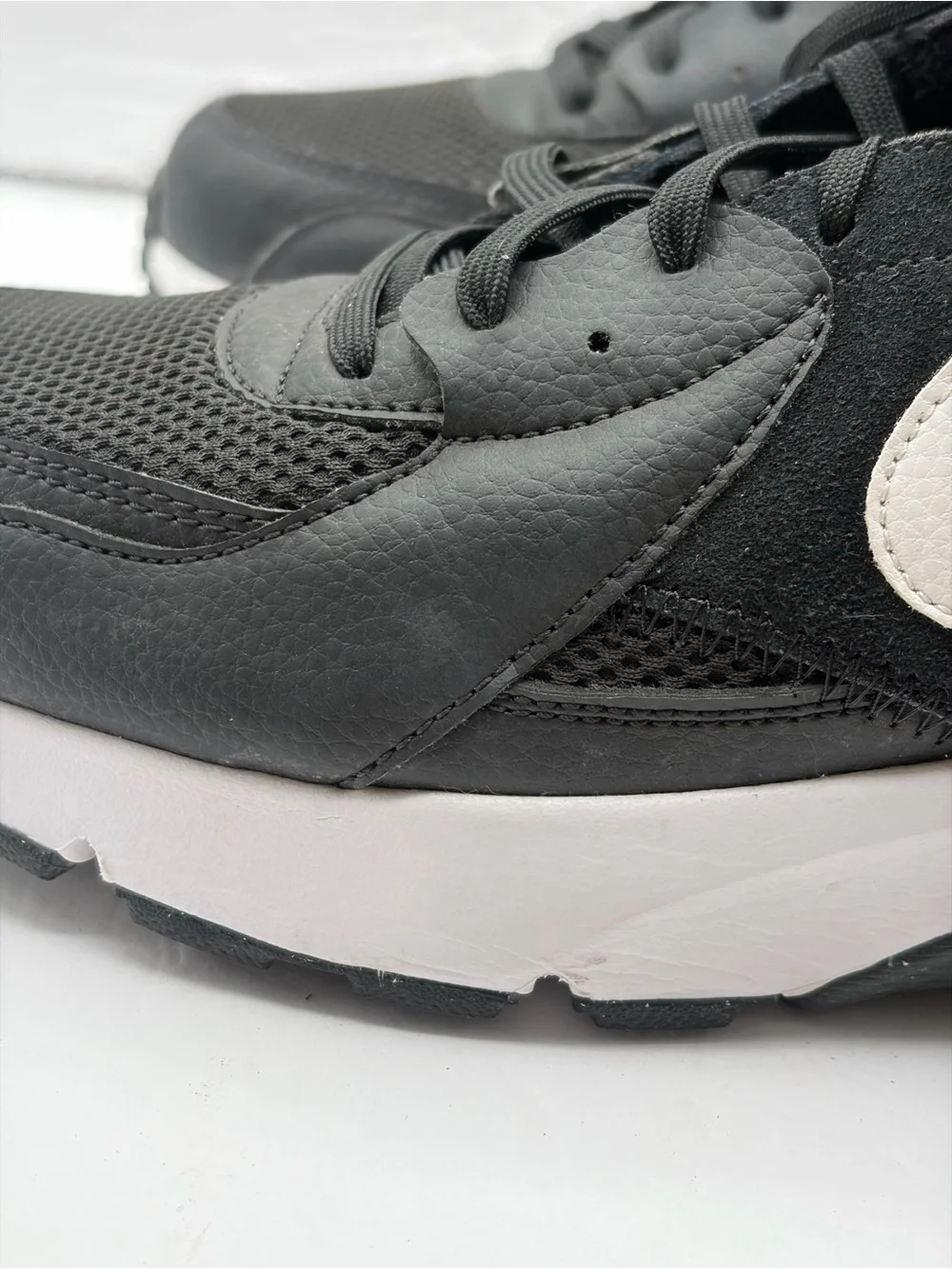 Nike Air Max Excee Sneakers Black And White Size 11 Medium Width Men’s Sneaker